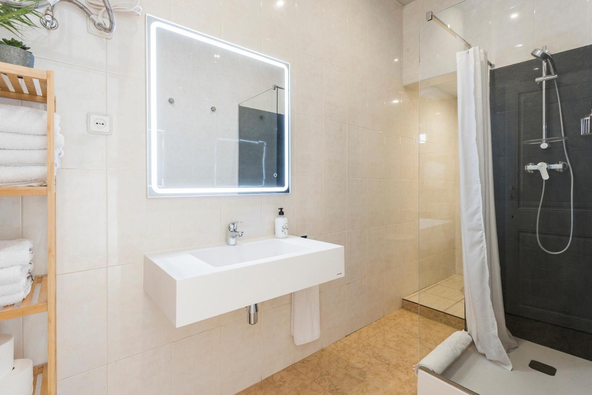 Apartaments Clot-sant Marti * Barcelona